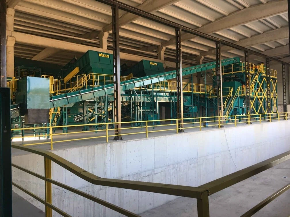 Instalación de equipos DISAN en una planta de clasificación